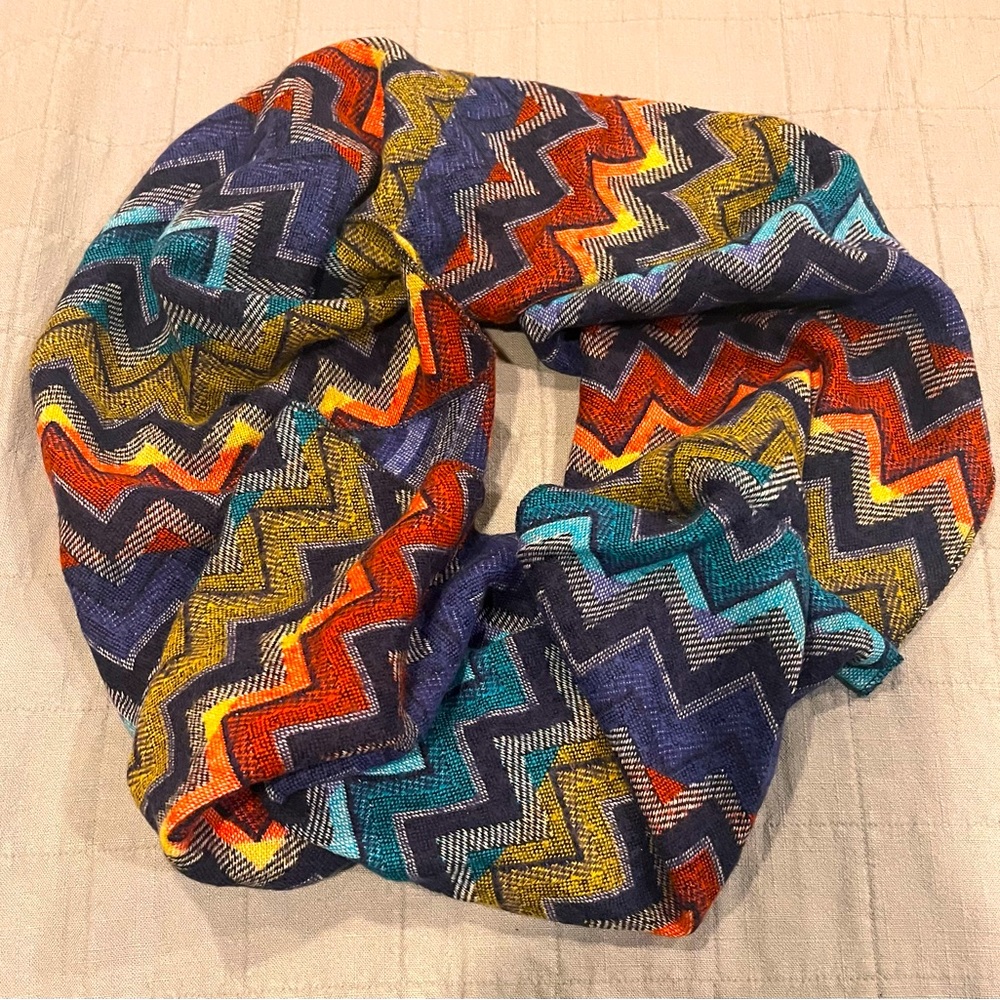 Grace & Lace Beautiful Infinity scarf!